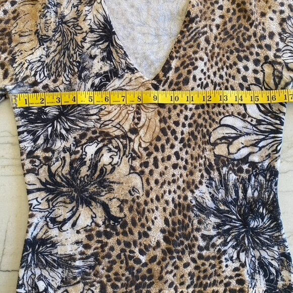 Neiman Marcus 100% Cashmere V-Neck Sweater Sz M - Picture 5 of 7